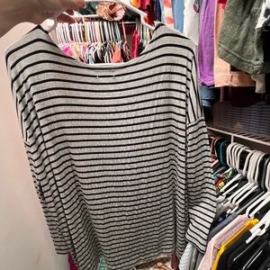 Black and grey long sleeve PIKO top